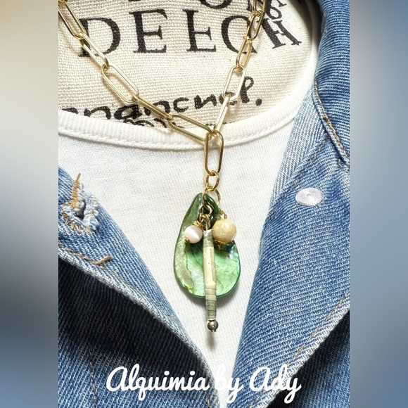 Green shell and Gold Pendant Necklace cats eye - Picture 2 of 3